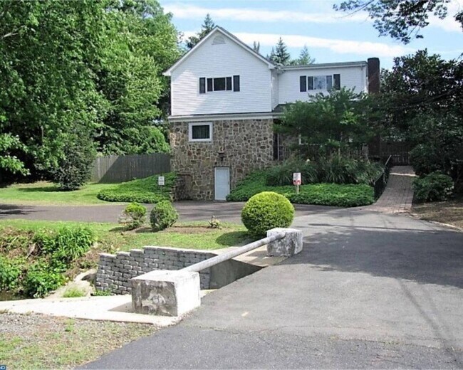 Foto del edificio - 261 Upper Ferry Rd