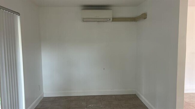 Foto del edificio - 1140 SW 30th St