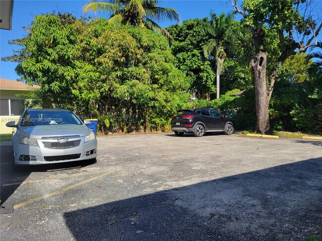 Building Photo - 8315 NE Miami Ct