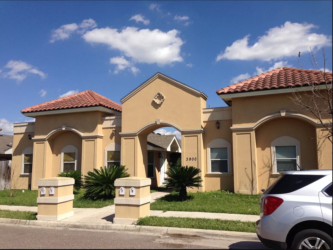 Primary Photo - 3900 Park Place Ave