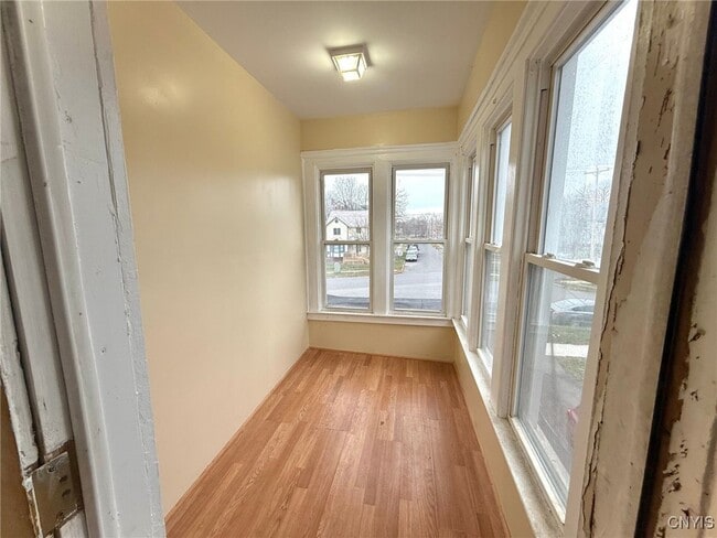 Building Photo - 367 Furman St