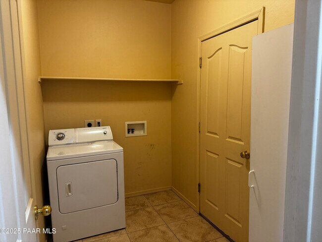 Foto del edificio - 6830 E Sandhurst Dr