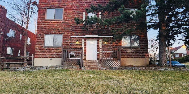 Primary Photo - 2500 Boudinot Ave