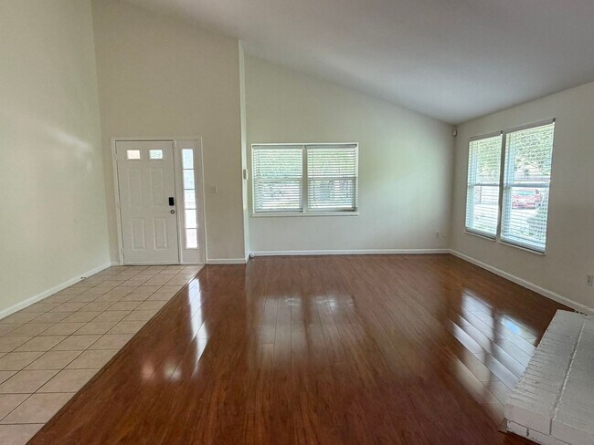 Building Photo - 7386 Spring Villas Cir