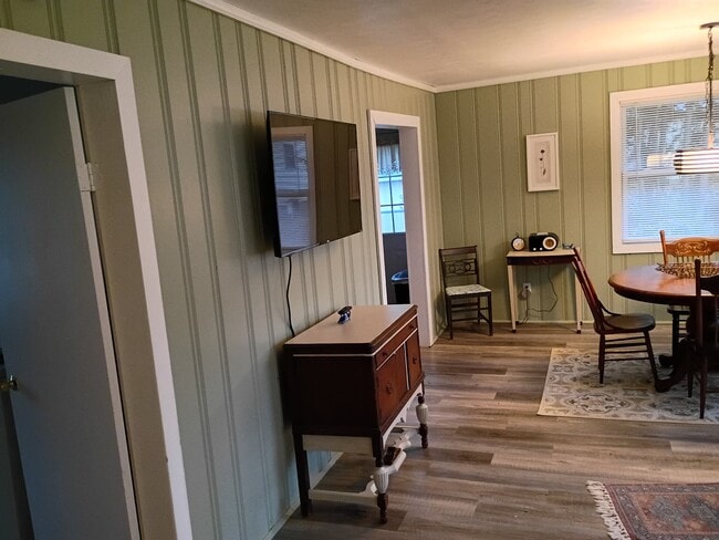 Building Photo - 207 Walnut St