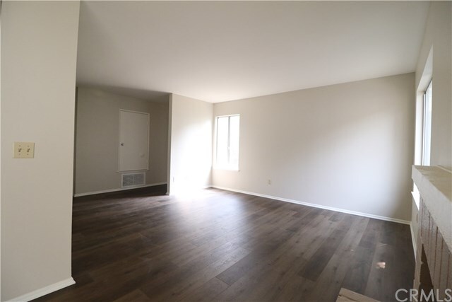 Building Photo - 461 Shadyglen Ln