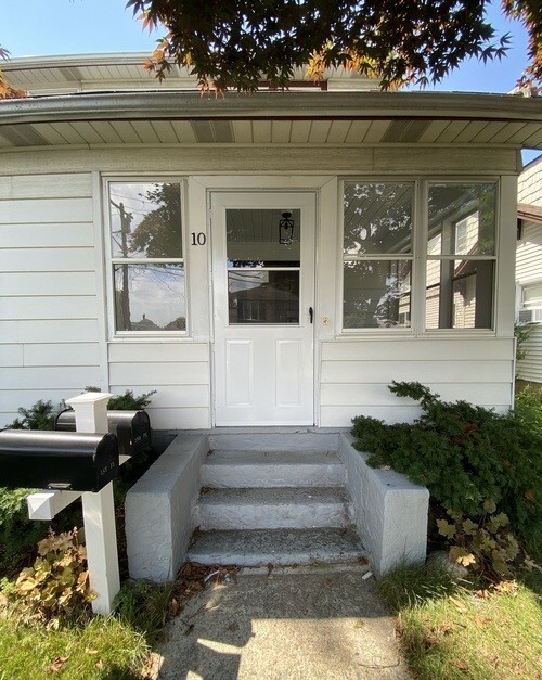 Building Photo - 10 Tollgate Ct