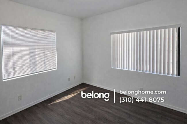 Building Photo - 1700 W 43rd St