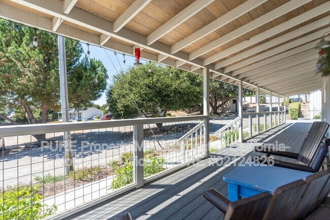 Building Photo - 1396 Bodega Ave