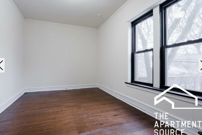 Foto del edificio - 2426 N Sawyer Ave
