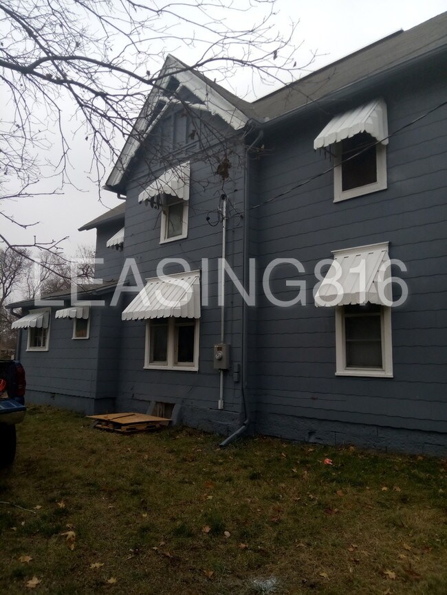 Building Photo - 608 W Clay Ave