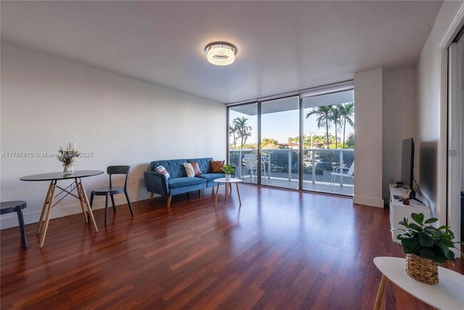 Foto del edificio - 3675 N Country Club Dr