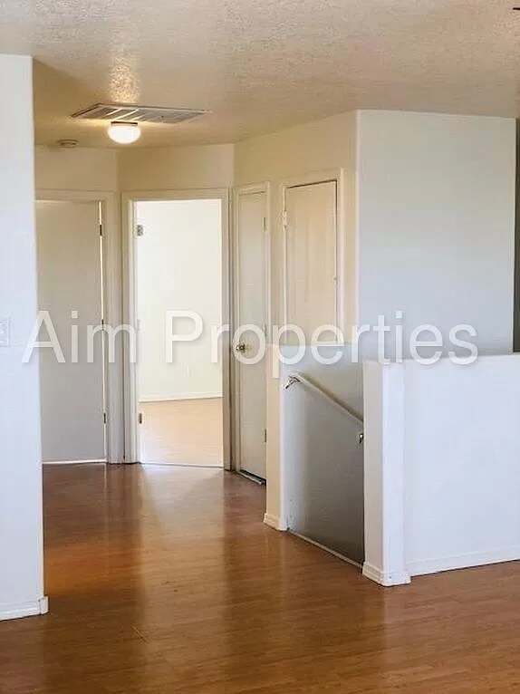 Foto del edificio - 5500 Lito Rd NW