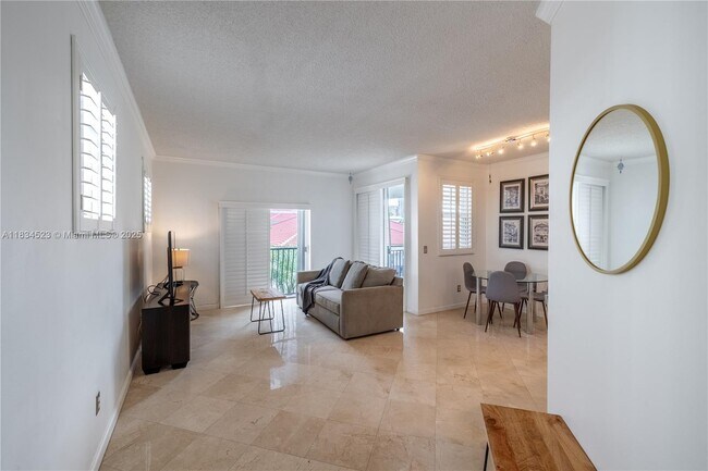 Foto del edificio - 3255 NE 184th St