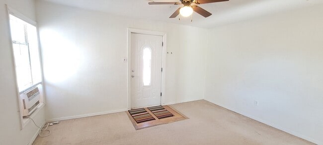 Foto del edificio - HOME LOCATED NEAR COLLEGE