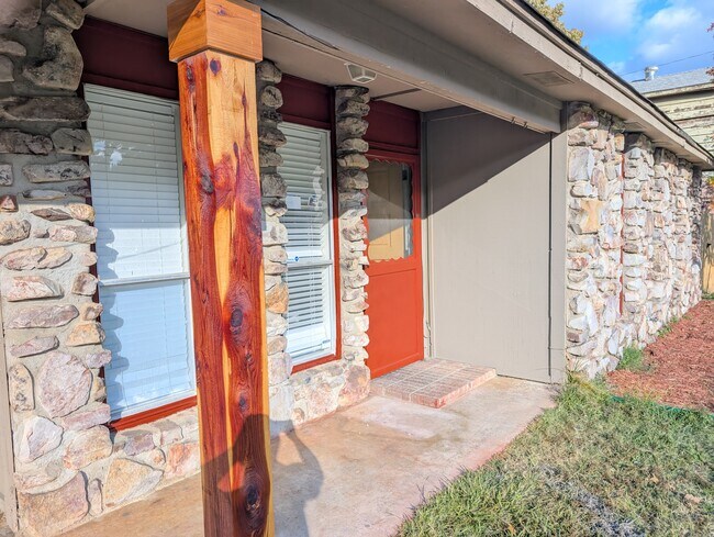 Building Photo - 9508 Labette Dr