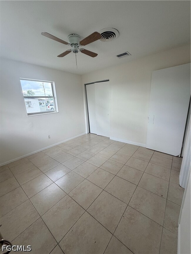 Building Photo - 1742 Maple Dr