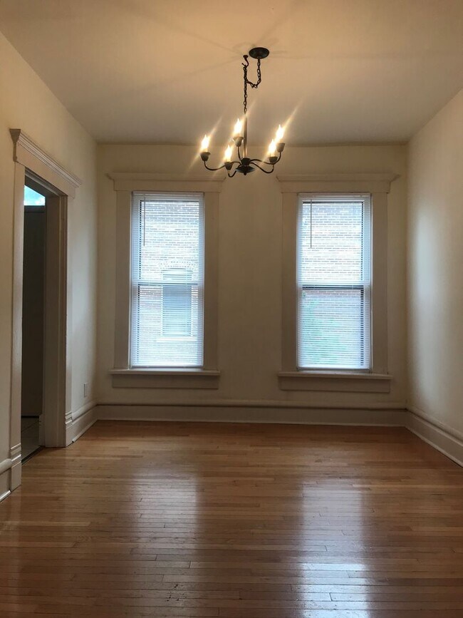 Building Photo - 758-762