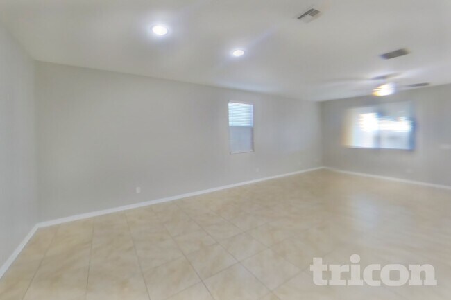 Foto del edificio - 34953 N Open Range Dr