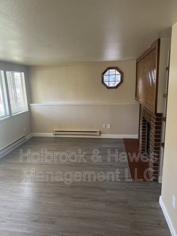 Foto del edificio - 4501 E Boardwalk Dr