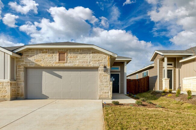 Building Photo - GORGEOUS 3 BEDROOM DUPLEX LOCATED IN MIDLO...