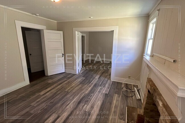 Building Photo - 2 Bedroom/1 Bathroom House in Mobile!
