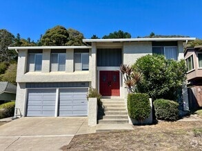 Building Photo - 812 Cape Breton Dr