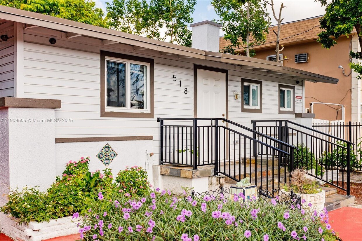 Foto principal - 518 SW 15th Ave