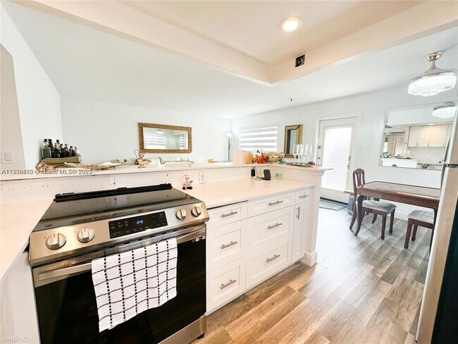 Building Photo - 2 br, 2 bath Condo - 665 Flanders N # 665
