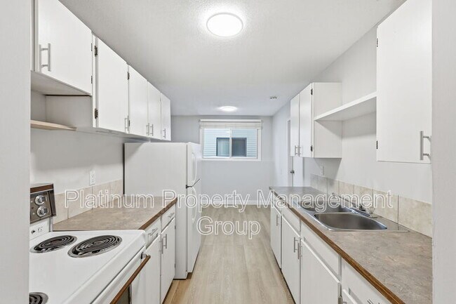 Photo du bâtiment - 4809-4852 52 St