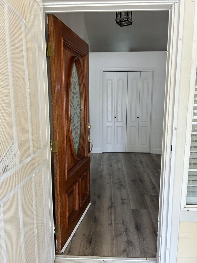 Building Photo - 4724 W Manor Ct