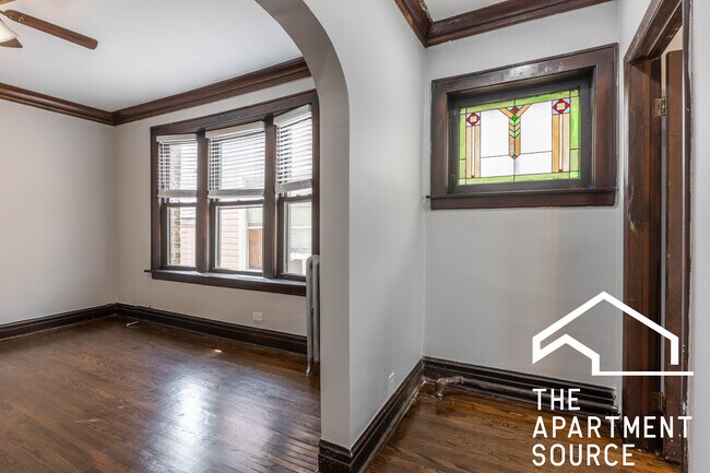 Foto del edificio - 3823 N Drake Ave