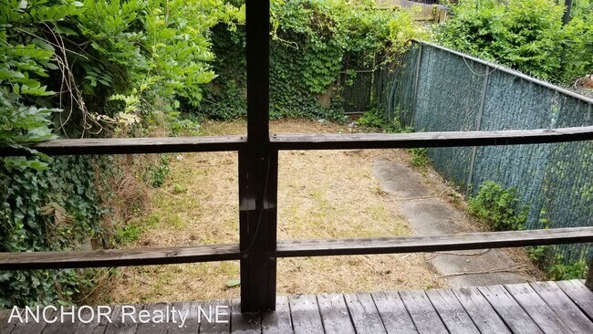 Building Photo - 3 br, 1 bath House - 6122 Sansom St