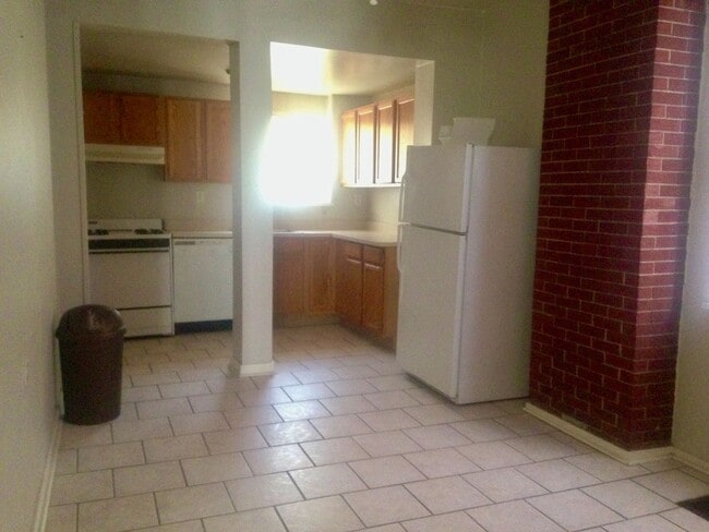 Photo - *** Amazing Shadyside Apartment * Walk to everything * Pet Friendly * Duplex Style Apartment * Lu...
