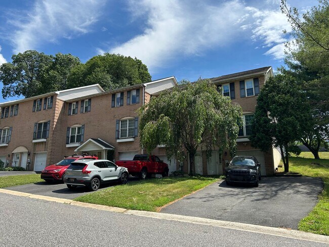 Foto del edificio - 4876 Weatherhill Dr