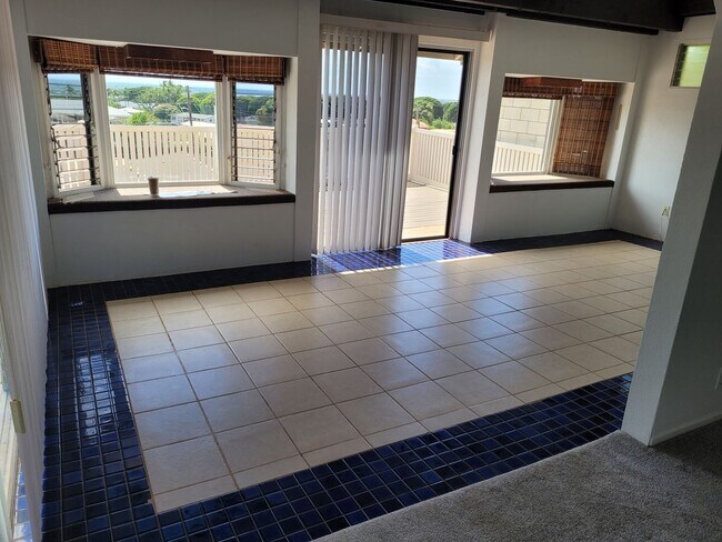 Foto del edificio - Quiet w/Beautiful Ocean Views 3bd, 2.5bath, SF w/2 car garage 1655sqft unit . $4200