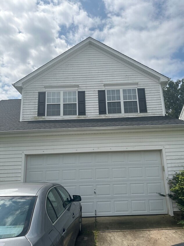 Primary Photo - 4 Bedroom 2.5 Bath SF home - COMING SOON!