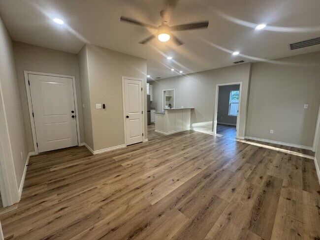 Foto del edificio - Brand New 4BR/2.5BA Home – Perfect for Roo...