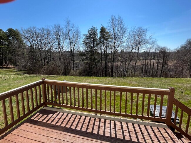 Building Photo - 206 Douglas Drive-Apple Country Home