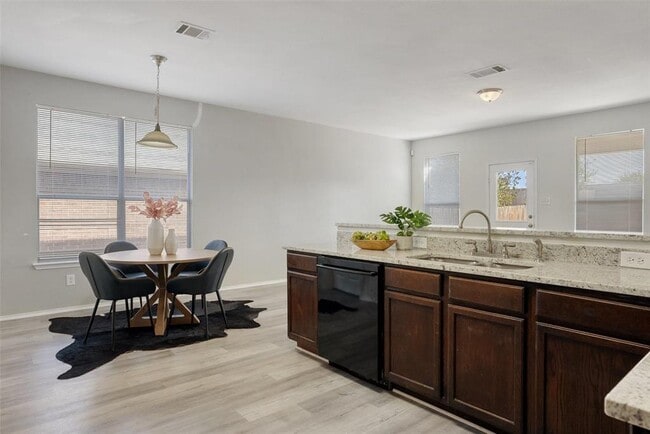 Building Photo - 11853 Gaelic Dr