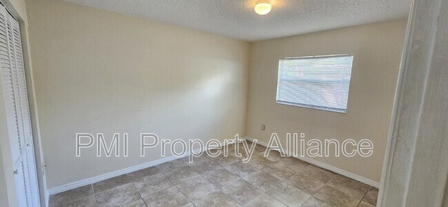 Foto del edificio - 411 Edwin St