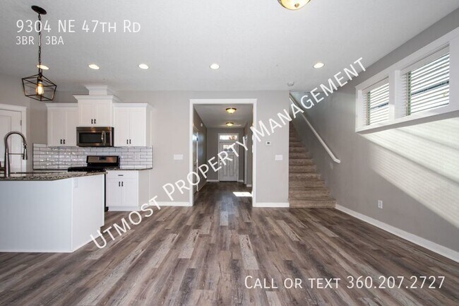 Building Photo - Beautiful 3BD home nestled in a quiet neig...