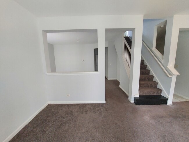 Building Photo - 369 Springmist Ct