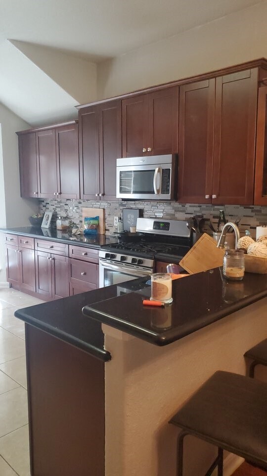 Foto del edificio - 254 Maple Ln