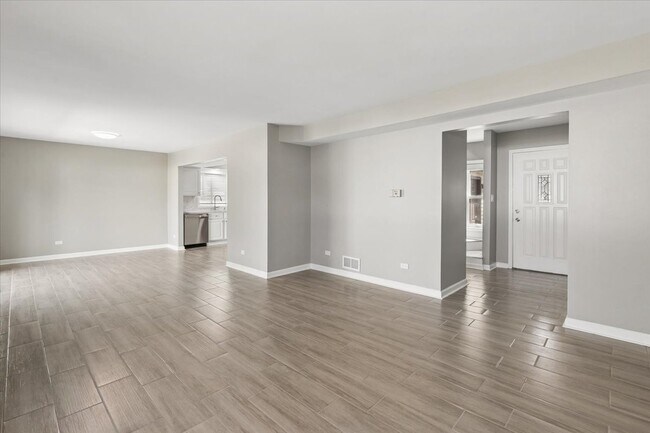 Foto del edificio - 322 Maple Ln