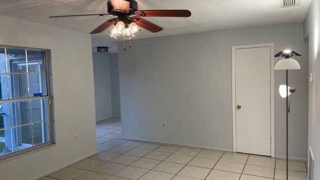 Building Photo - 5234 Curry Ford Rd