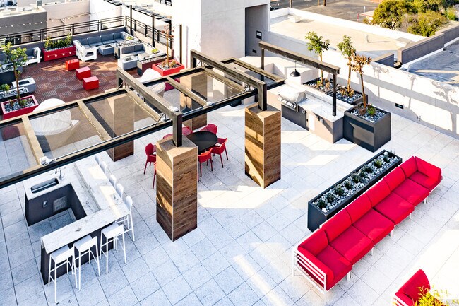 Building Photo - Arte Apartments