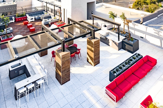Building Photo - Arte Apartments