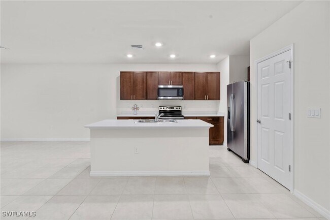 Foto del edificio - 15535 Wildflower Cir