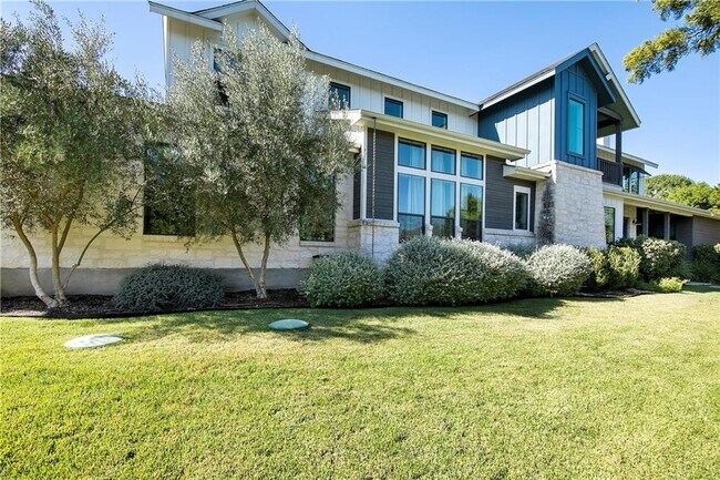 Foto del edificio - 710 Rogart Dr